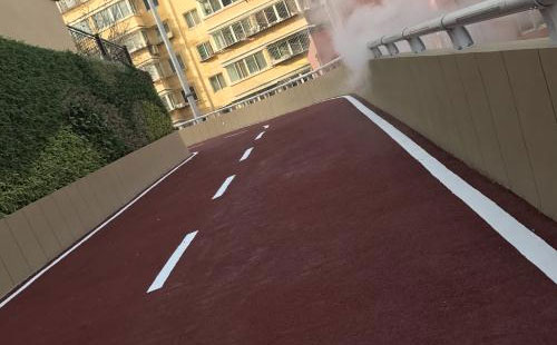 和布克赛尔彩色路面